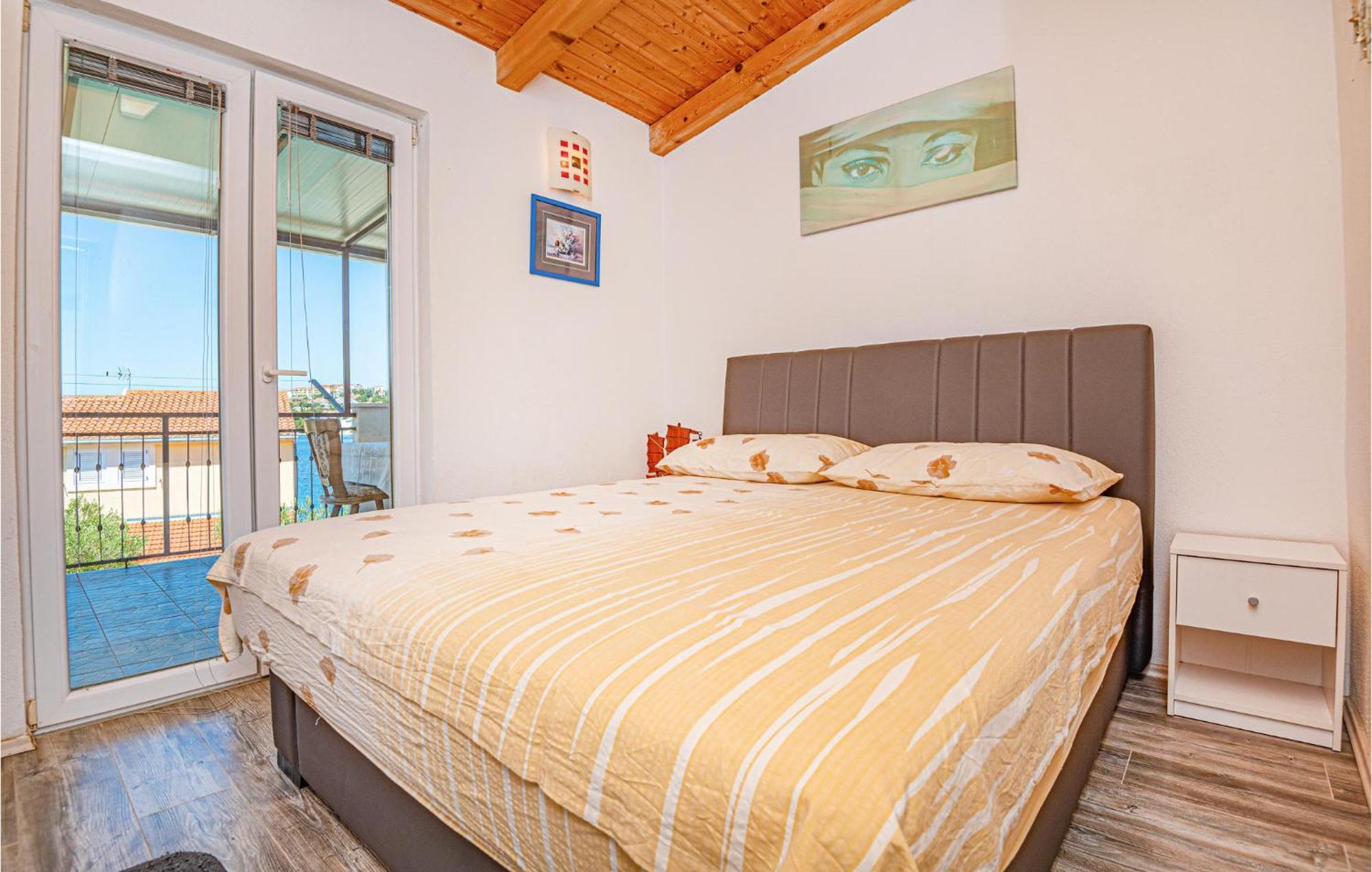 Nice Home In Zatoglav With House Sea View Podglavica Екстер'єр фото