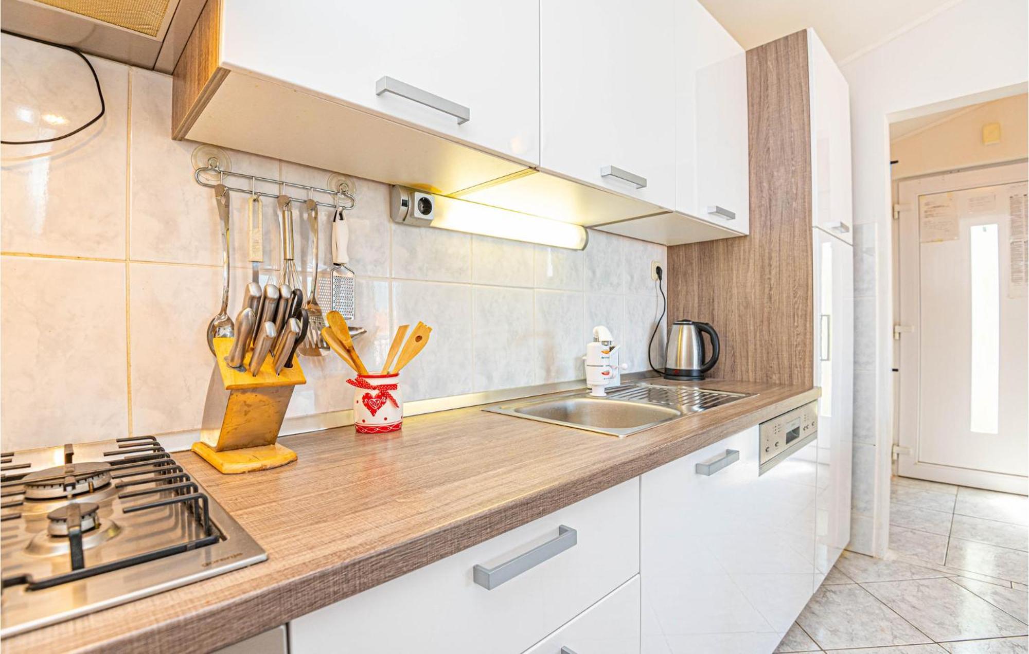 Nice Home In Zatoglav With House Sea View Podglavica Екстер'єр фото